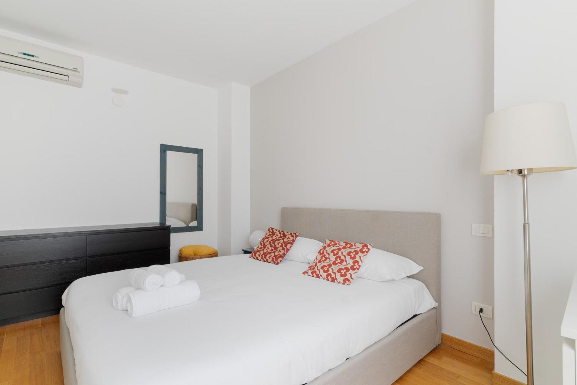 Arco Della Pace - Ampio Bilocale Apartment *