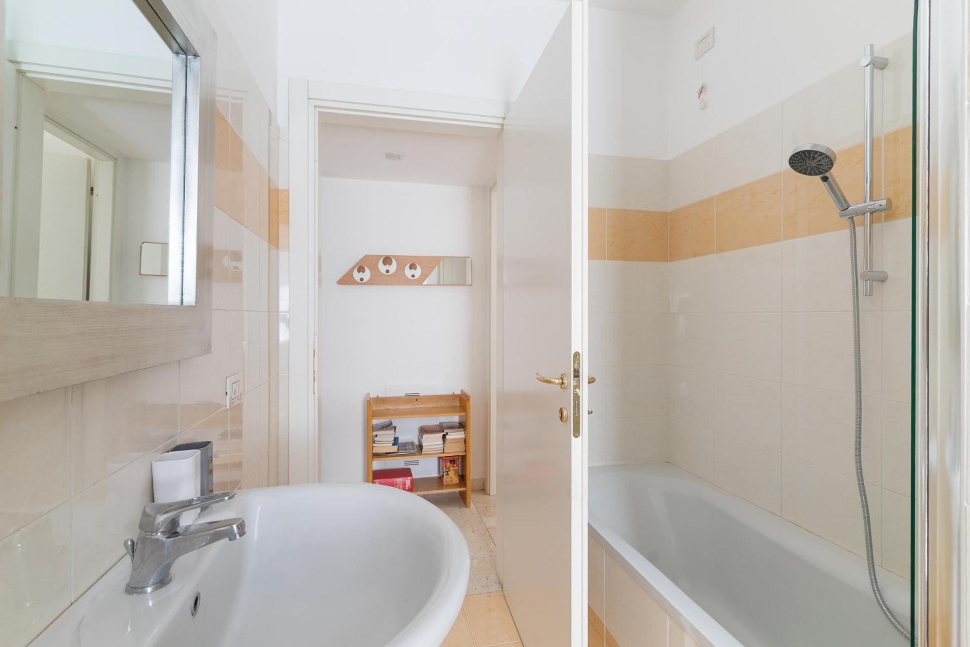 Apartment Arco Della Pace - Ampio Bilocale *